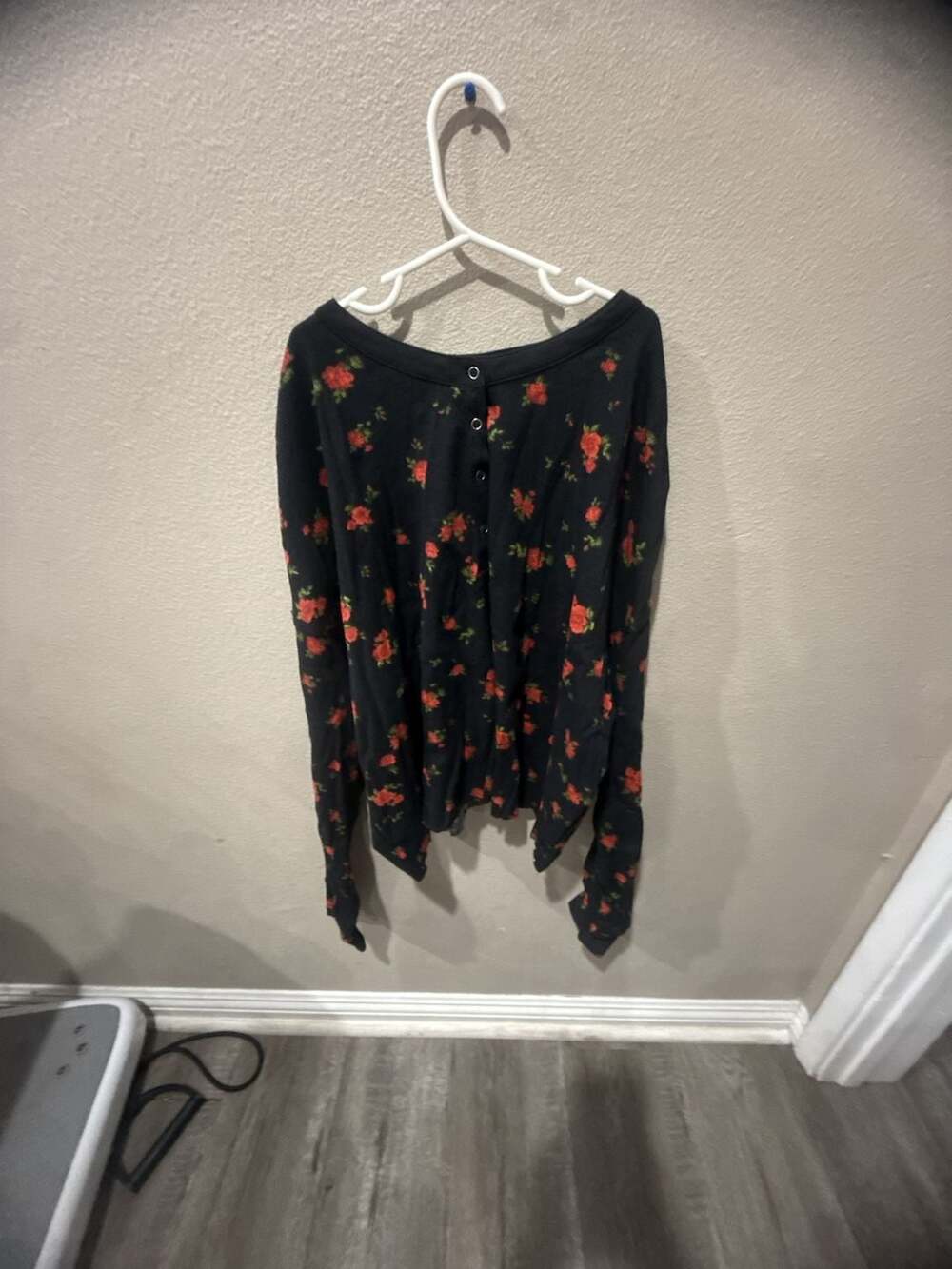 Wild Fable Black Floral Long Sleeve Cropped Button Top XL